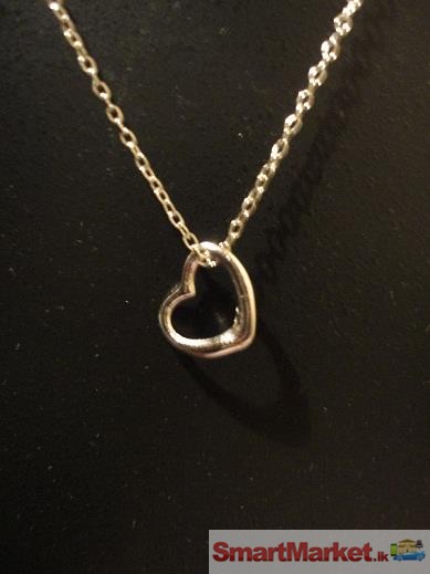 Glossy heart-shaped Necklace