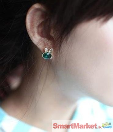 Green stone stud earring...