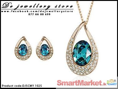 Crystal Jewellery set - Surrounded Elegance