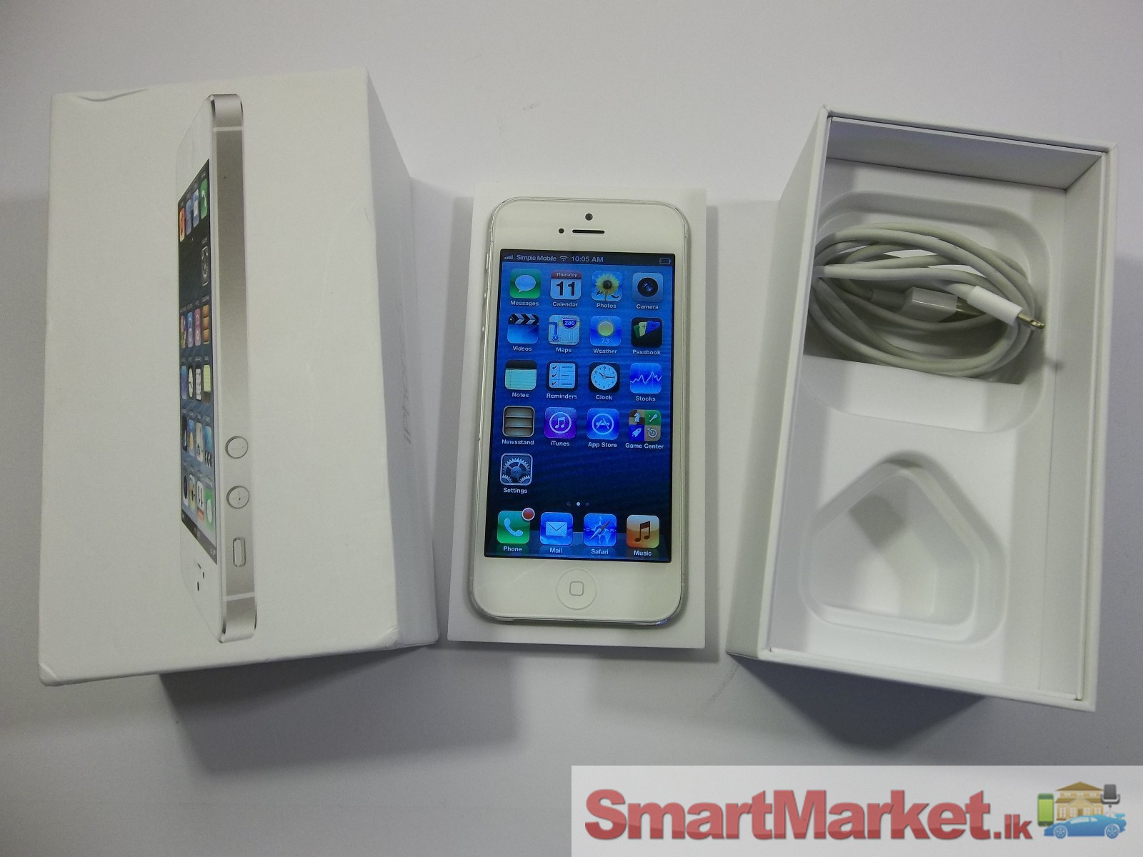 GREAT CONDITION* Apple iPhone 5 64GB White and Silver INTERNATIONAL UNLOCKED