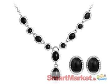 Oval Pendant Necklace & Earring
