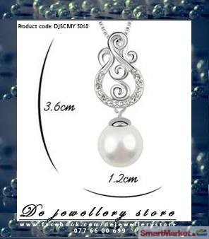 Pearl pendant with necklace - Drop of Pearl