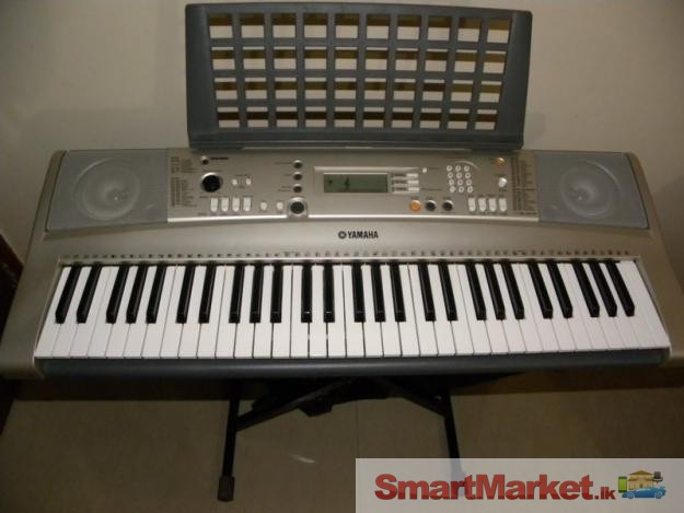 Yamaha PSR-E313 Keyboard for Immediate Sale