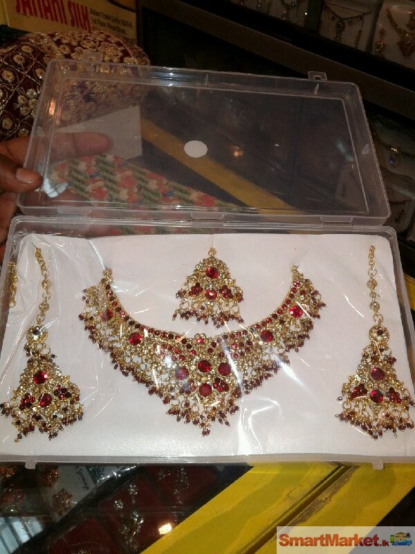 Going away / waleema saree with handbag,jewelset, bangles