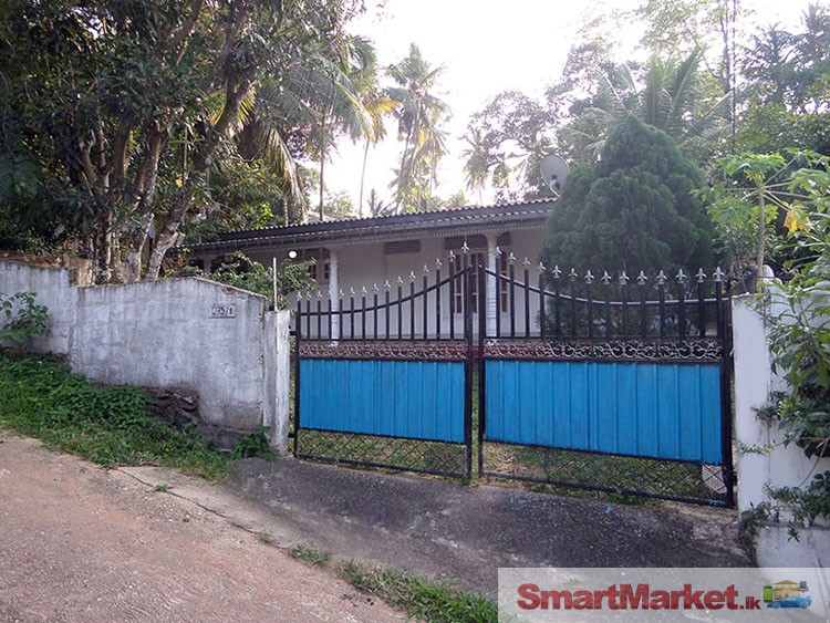 Complete House for Sale at Siyambalape.