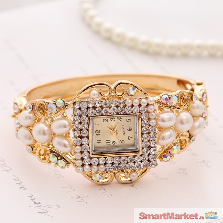 Lady Noble Bangle Watch Crystal Geneva Quartz Watches
