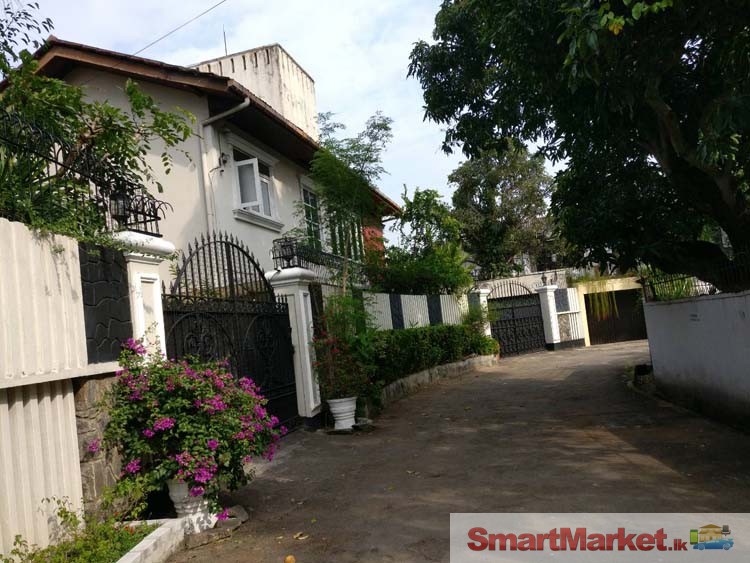 House for Sale off Cotta Road, Colombo 8