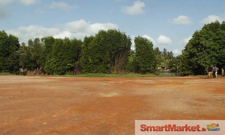 A Lake Front Land for Sale in Bolgoda.
