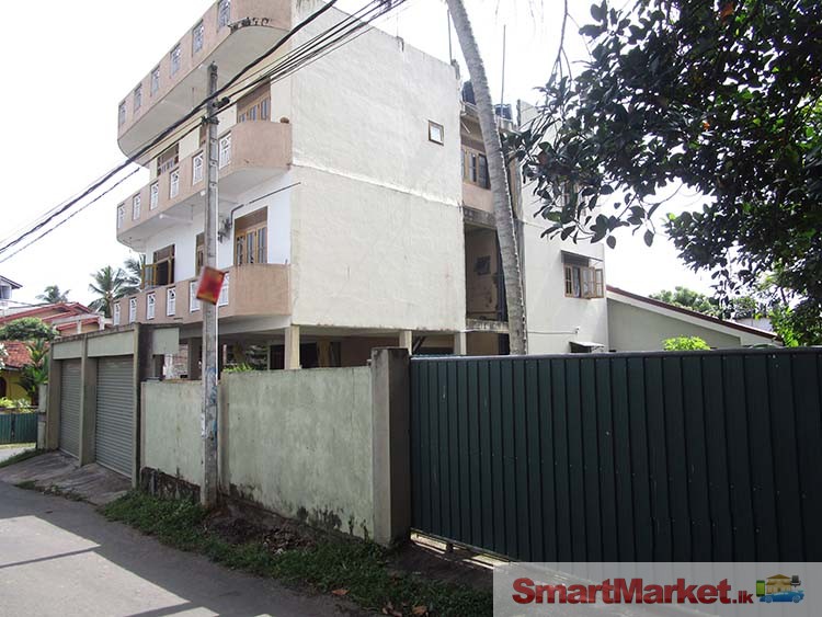 3 storied House for Sale in Miriswatta, Gampaha.