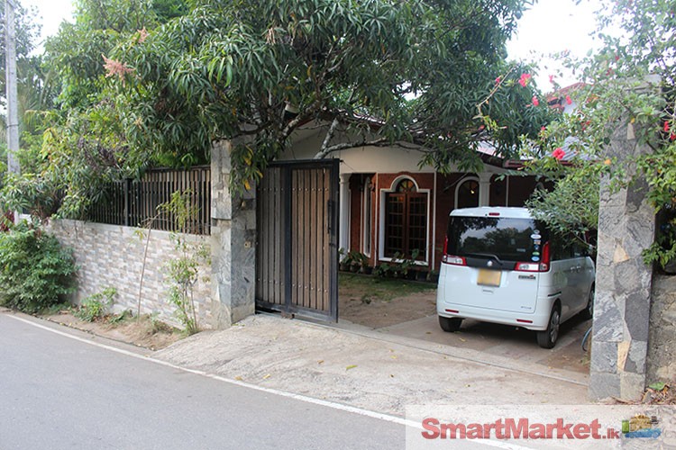 Complete House for Sale in Katugastota, Kandy.