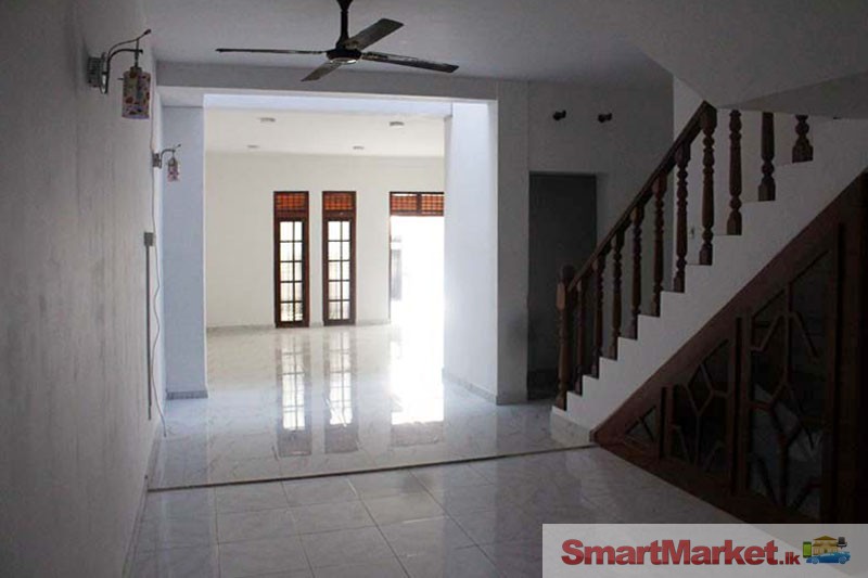 Two Storied House for Rent in Ragama Road, Kadawatha.