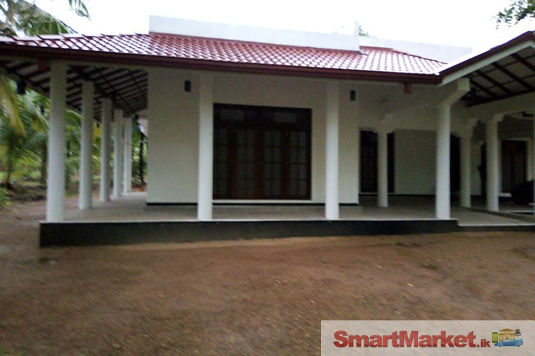 300 Perches Land with Ground Floor Completed House for Sale in Bingiriya